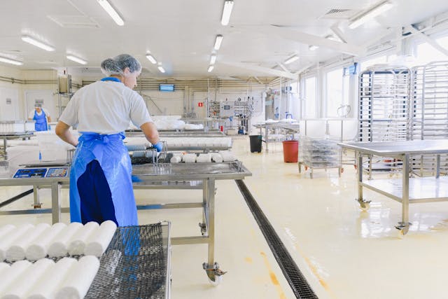 Partnering with a Contract Manufacturer for Premium Pet Brands